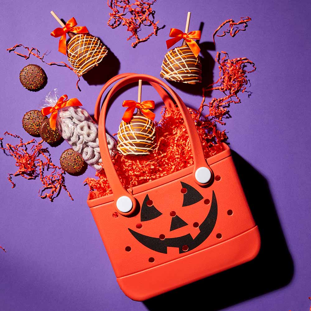 Jack-O-Lantern Caramel Apple Gift Basket
