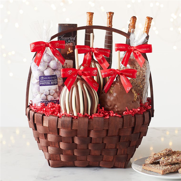 Classic Deluxe Holiday Caramel Apple Gift Basket Mrs