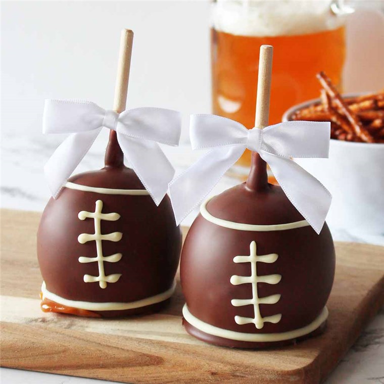 football-caramel-apple-2-pack