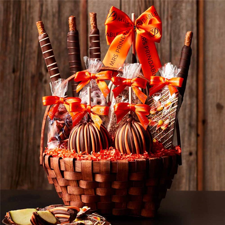grand-caramel-apple-halloween-basket-1930448-2