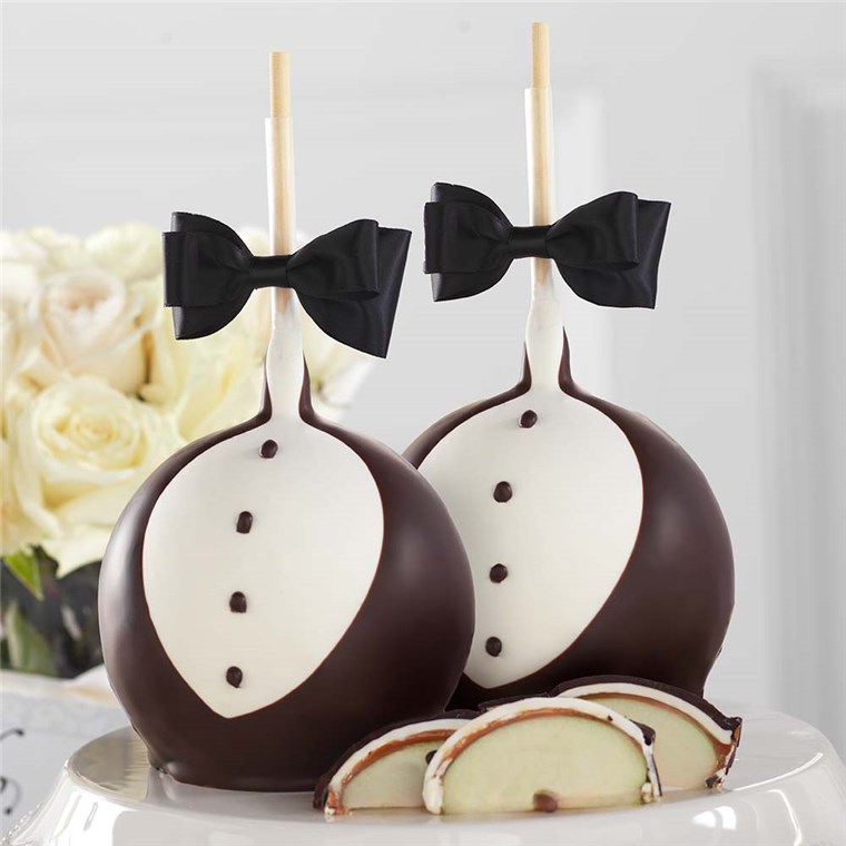 groom-and-groom-jumbo-caramel-apple-gift-set