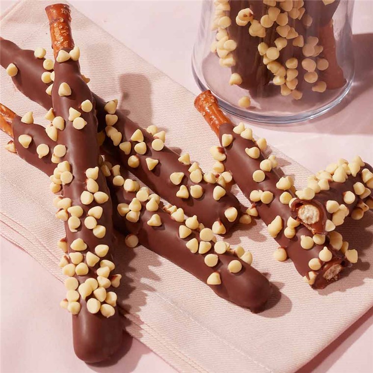 Lemon Drop Milk Chocolate & Caramel Dipped Pretzels, 10Piece Mrs