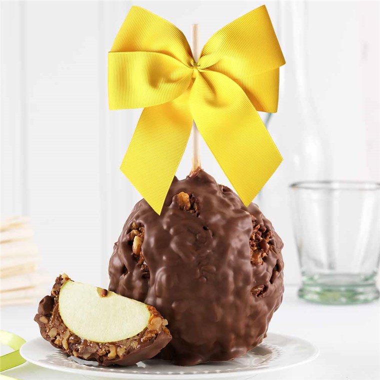 milk-chocolate-walnut-pecan-cheery-yellow-jumbo-caramel-apple-gift-199-MCWAL-20S12