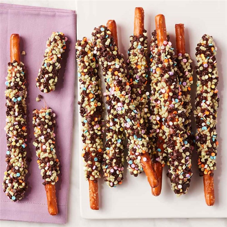 mint-brownie-chocolate-and-caramel-dipped-pretzels-10-piece-1933265