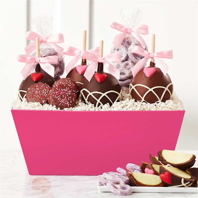 pretty-n-pink-petite-caramel-apple-and-confections-gift-tray-1939085