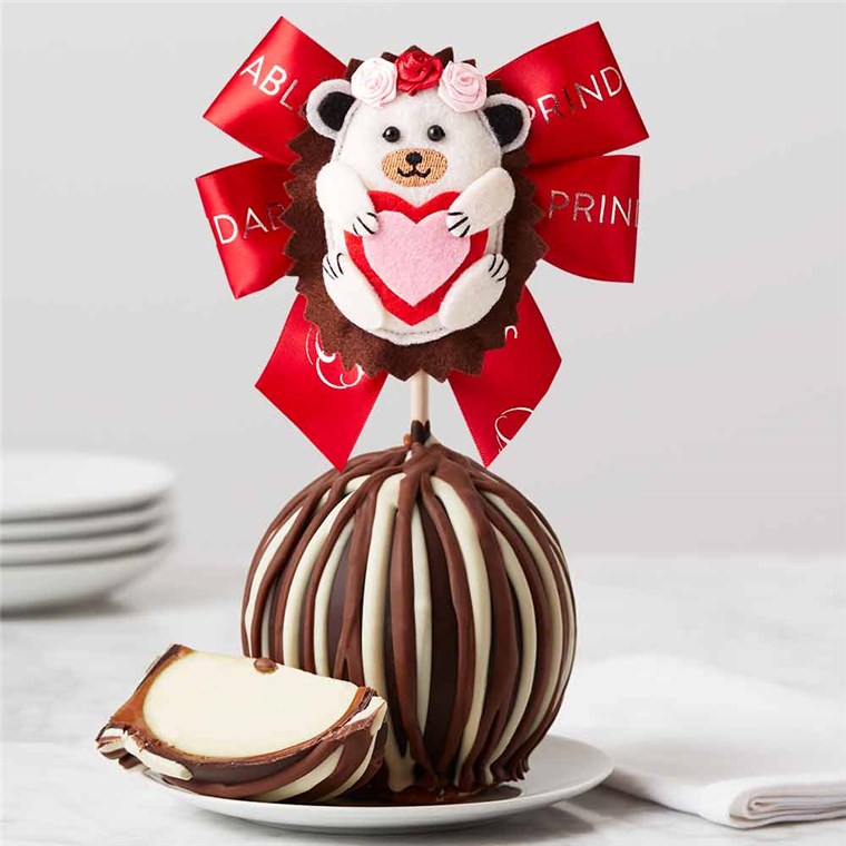 triple-chocolate-huggable-hedgehog-jumbo-caramel-apple-gift-199-TCHOC-24S01