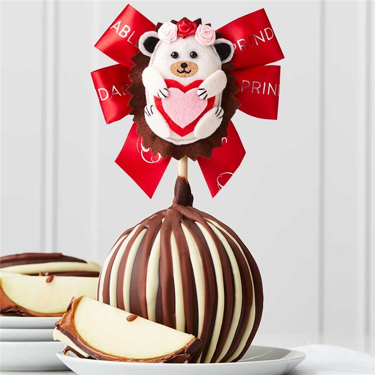 triple-chocolate-huggable-hedgehog-jumbo-caramel-apple-gift-199-TCHOC-24S01