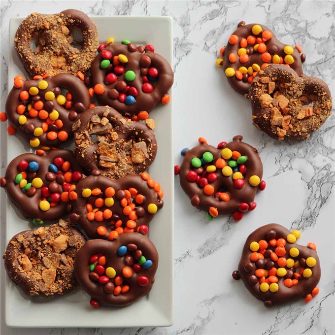 milk-chocolate-candy-bar-pretzel-twists-set-of-12