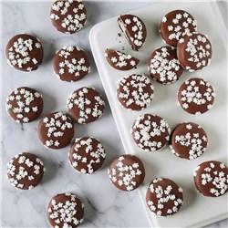 Snowflake Milk Chocolate Dipped Oreos, 20-Piece