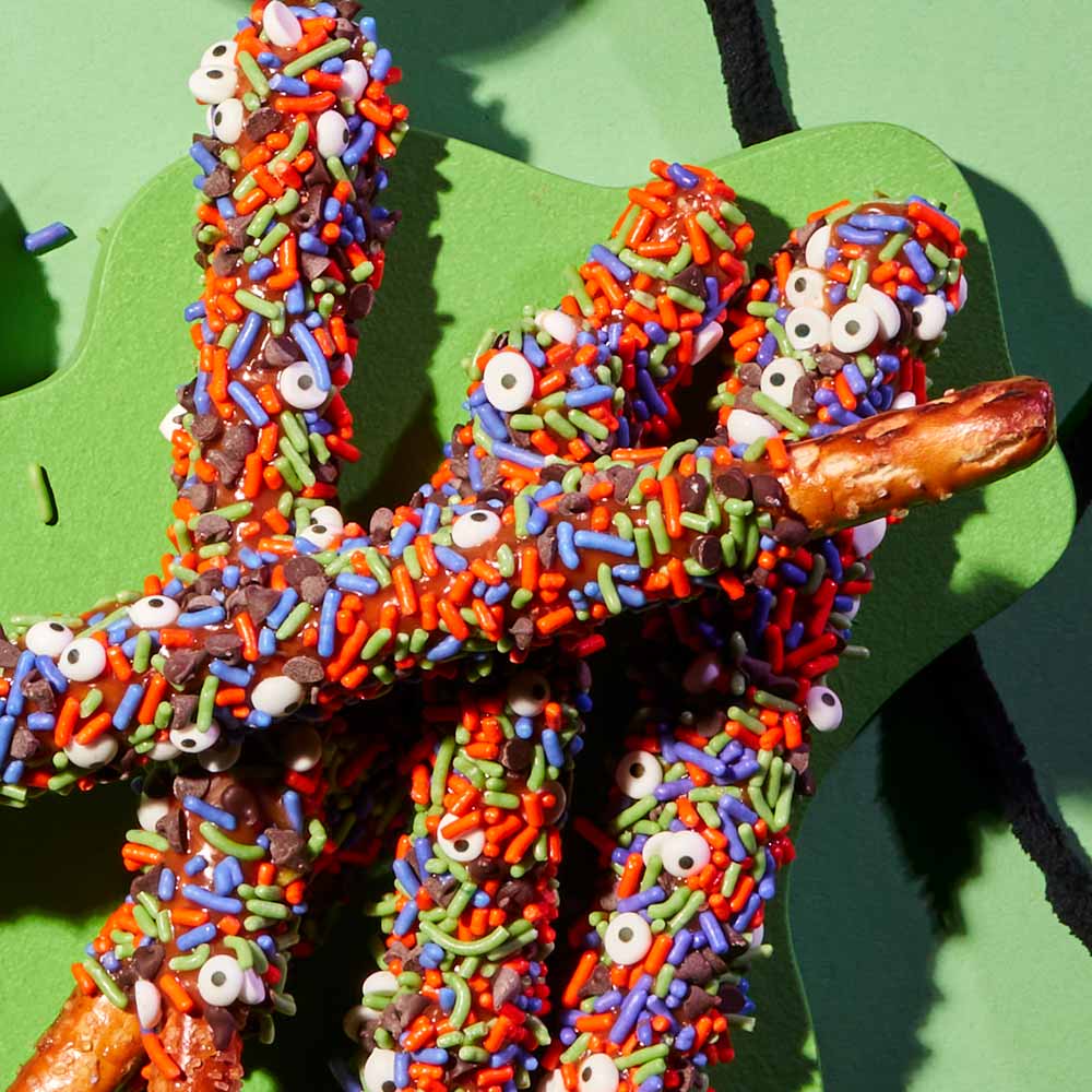 Halloween Party Caramel Dipped Pretzels