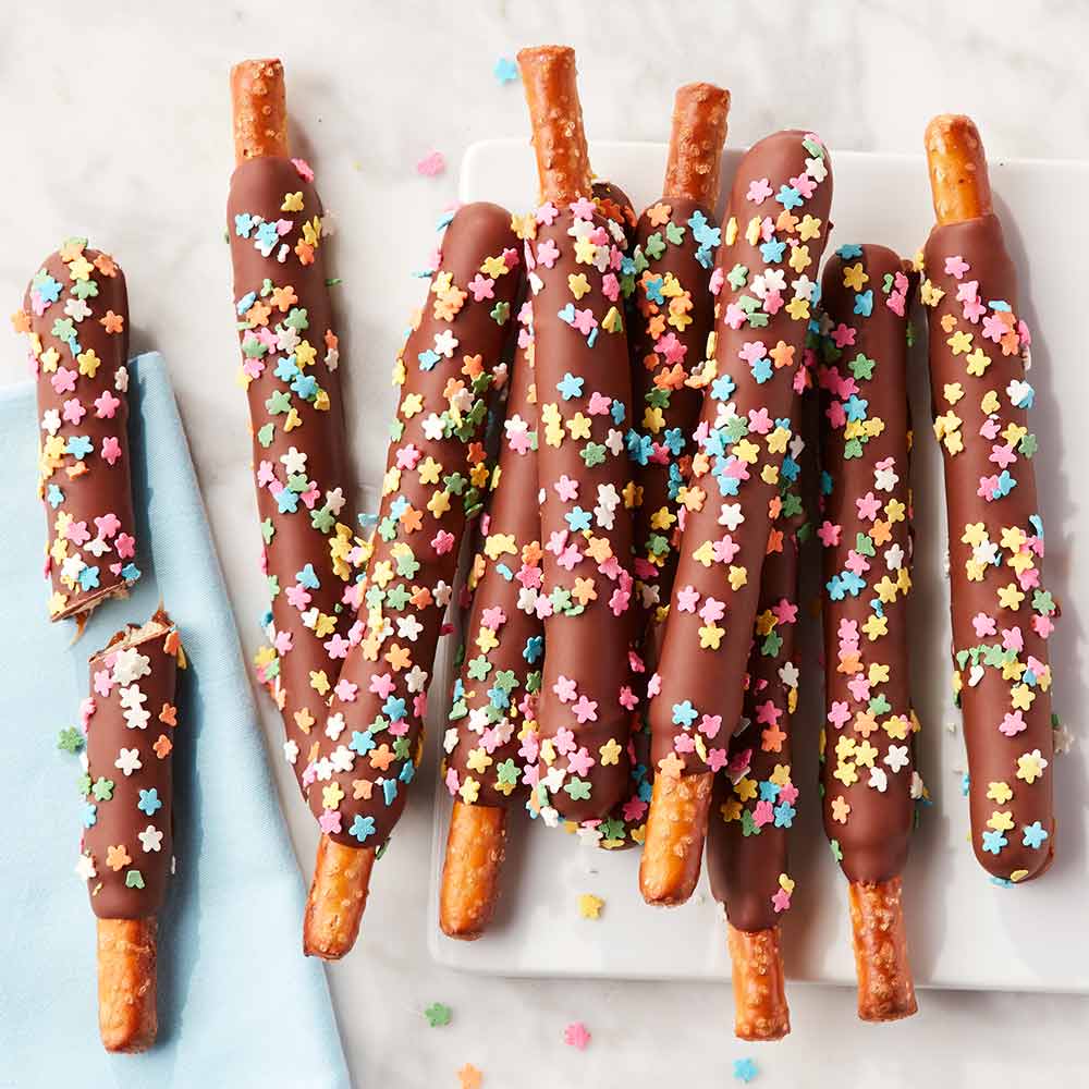 Spring Daisy Milk Chocolate & Caramel Dipped Pretzels, 10-Piece